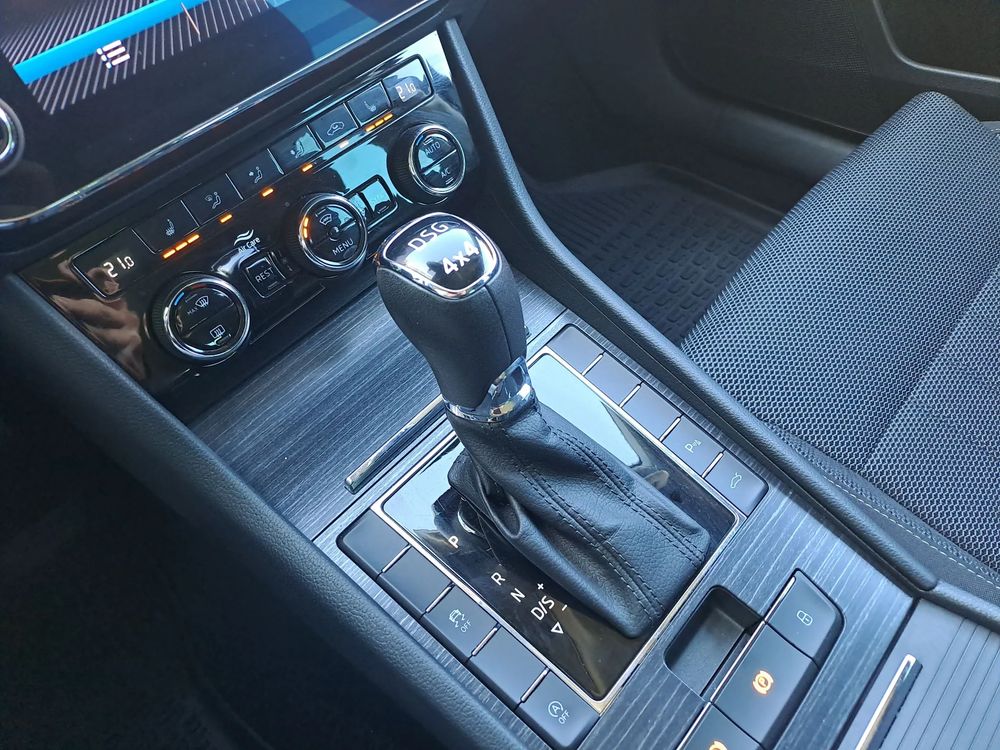 SKODA SUPERB Błękit Lava 4x4 DSG 2,0TDI 190KM Salon PL ASO