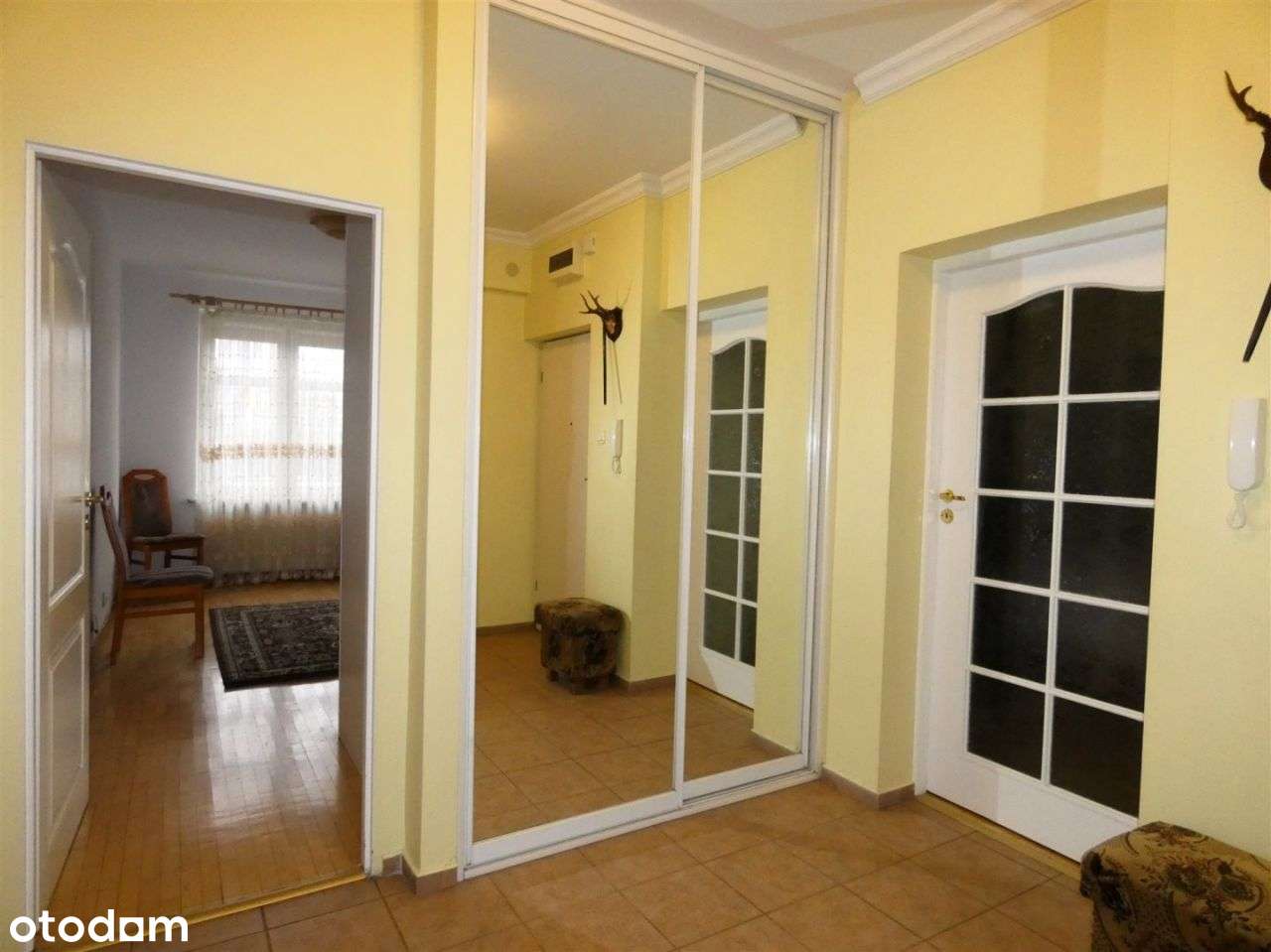 Wygodne trzypokojowe z dużą widną kuchnią-4