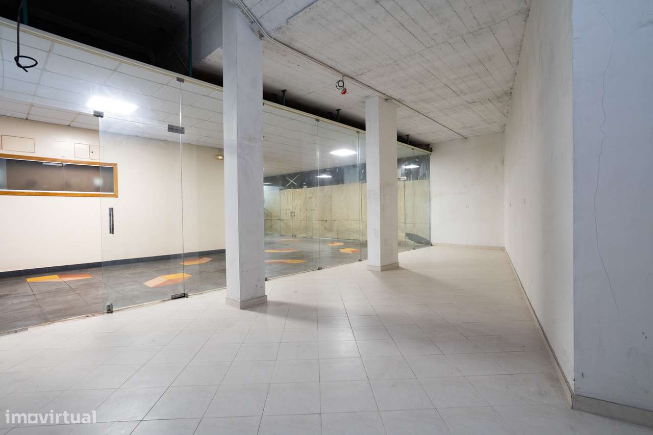 Vende-se Loja em Queijas - Excelente Oportunidade Comercial! - Grande imagem: 5/14