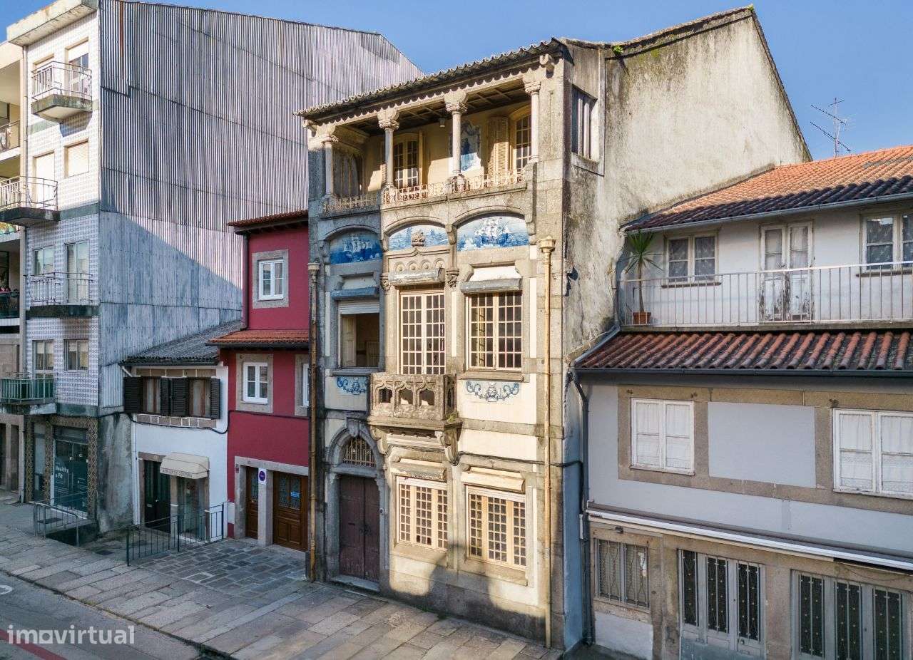 Prédio classificado como imóvel de interesse municipal - Braga - Grande imagem: 2/56