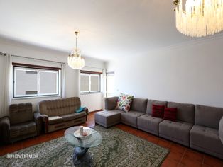 Apartamento T3 com Amplas Áreas e Localização Privilegiada na Nazaré - Grande imagem: 5/24