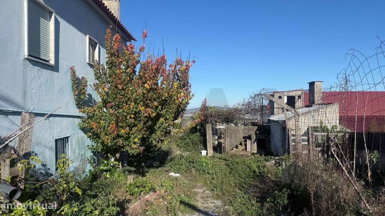 Moradia para reconstrução | Terreno 1.506 m2 | Vista campo | Periferia-10