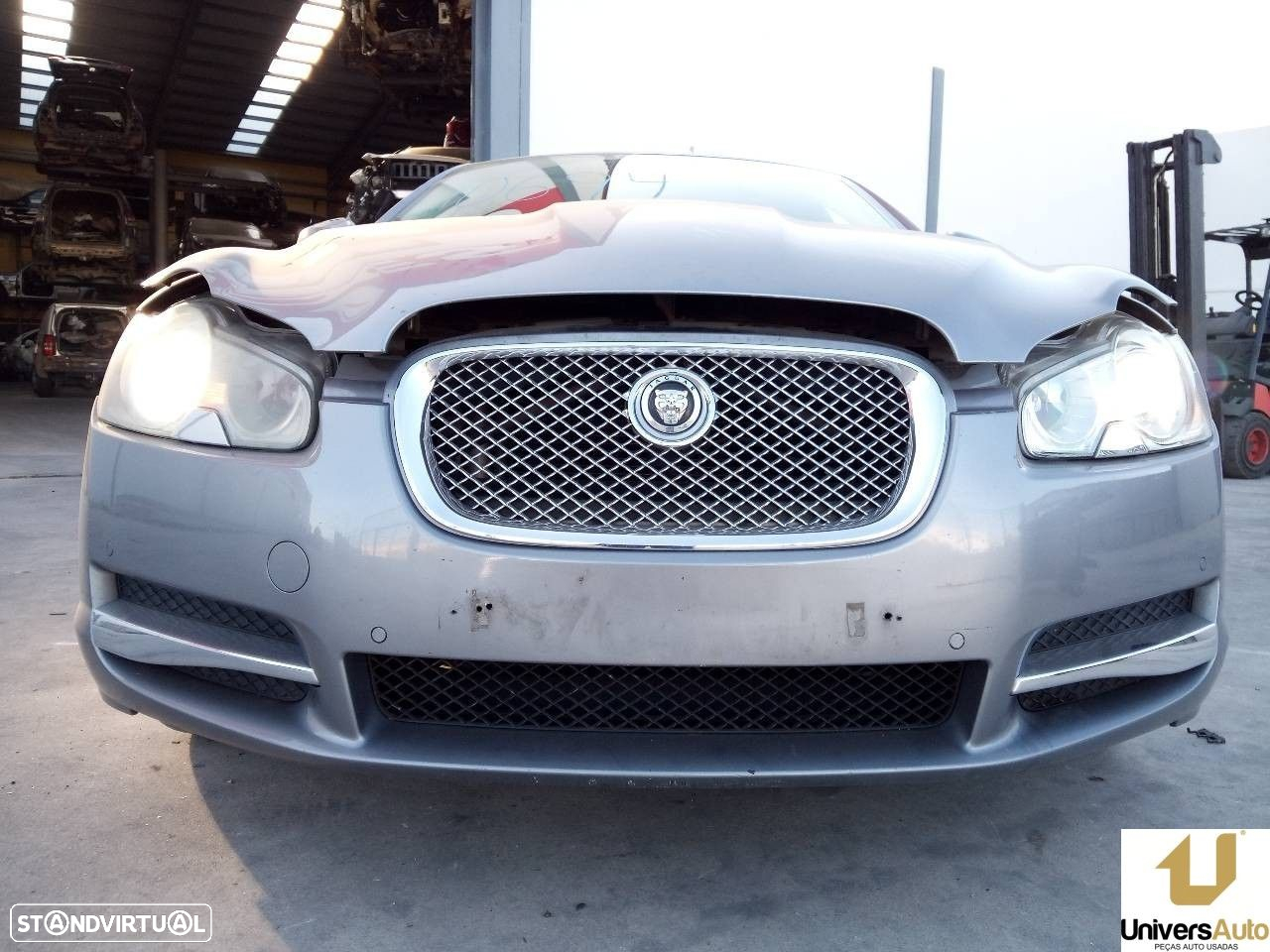 PARA-CHOQUES FRONTAL JAGUAR XF 2009 - - 4