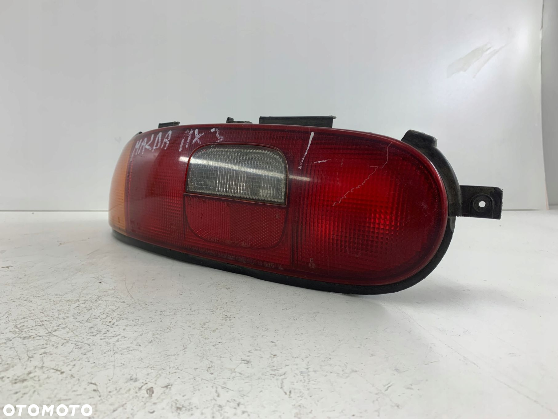 MAZDA MX3 LAMPA LEWA TYŁ - 4