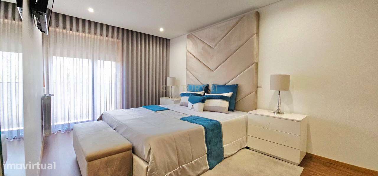 Apartamento T3 de Luxo em Condomínio Fechado com Piscina-21