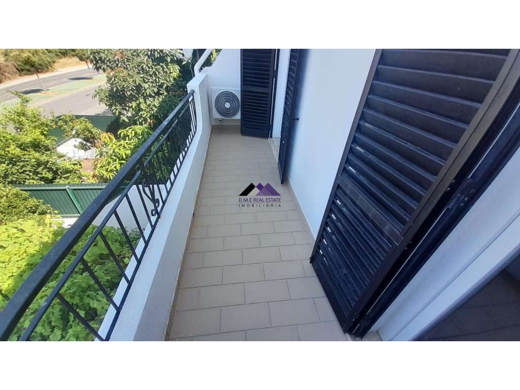 Moradia V3 com Estacionamento e Quintal-16