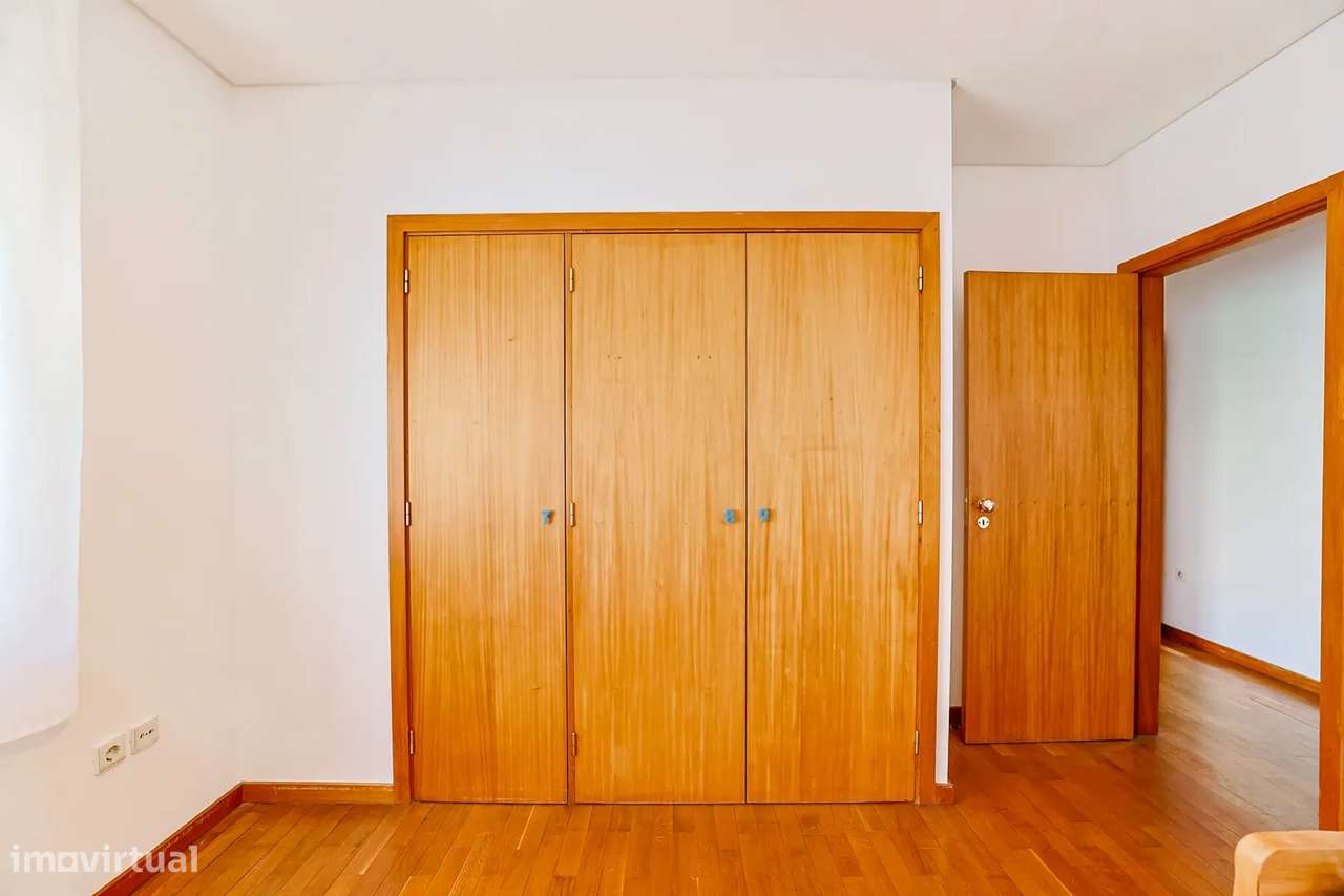 T3 no Centro de Barcelos, com Suíte e 3 frentes-14