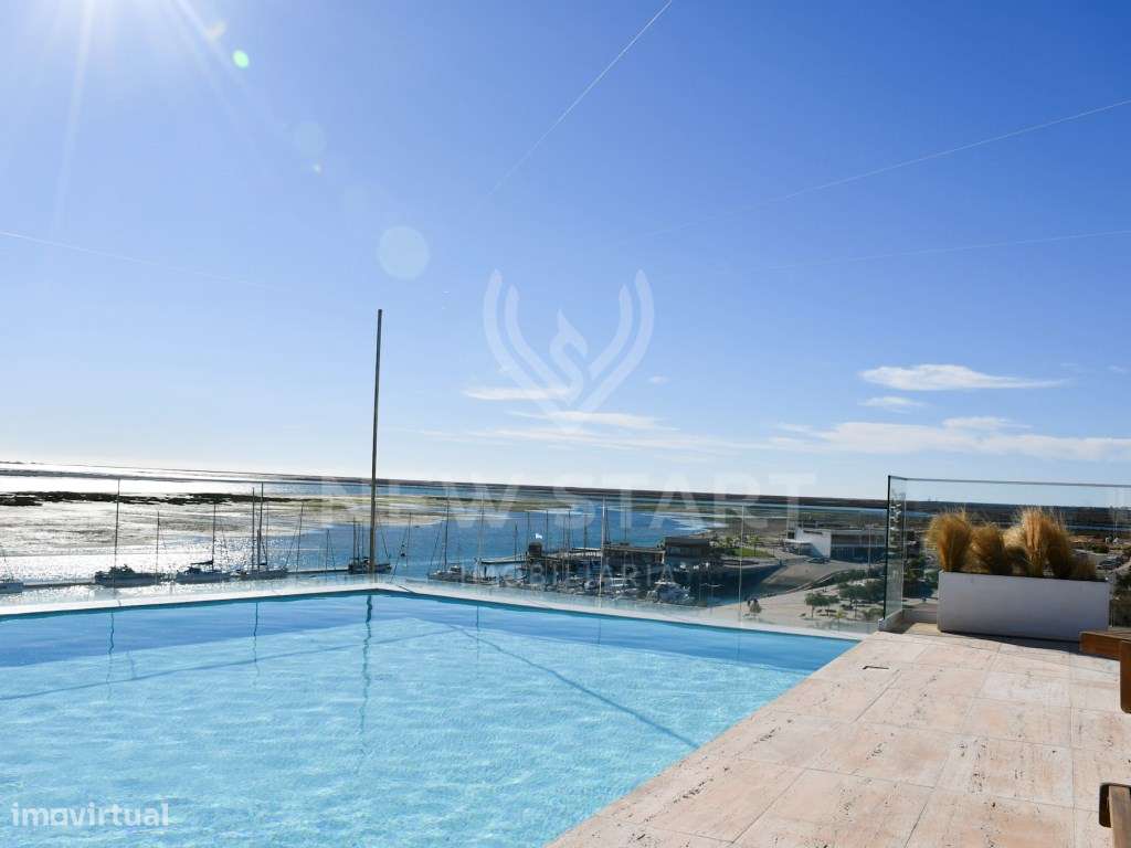 Apartamento T2 Moderno com Varanda e Piscinas no Condomínio Del Mar...-20