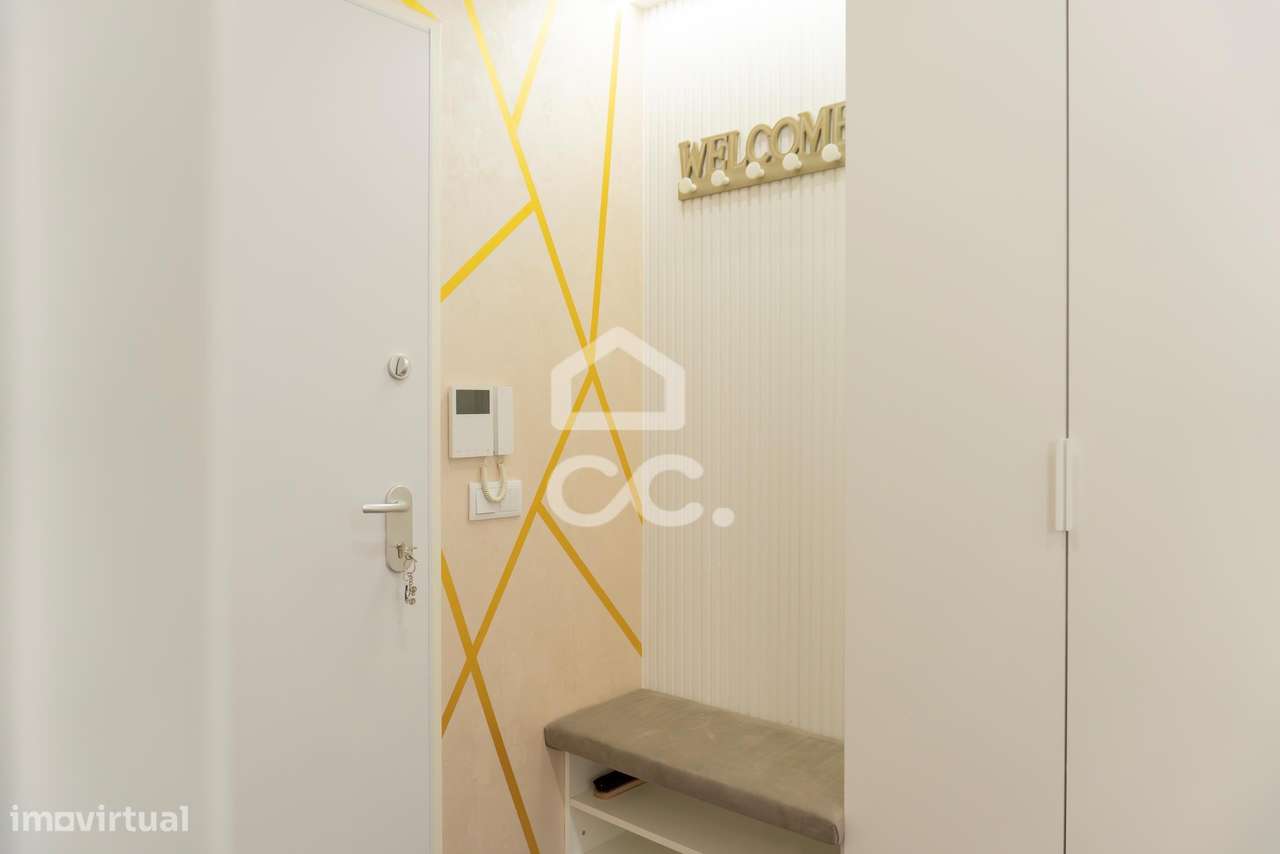 Apartamento T2  Renovado Alfornelos/ Metro-3