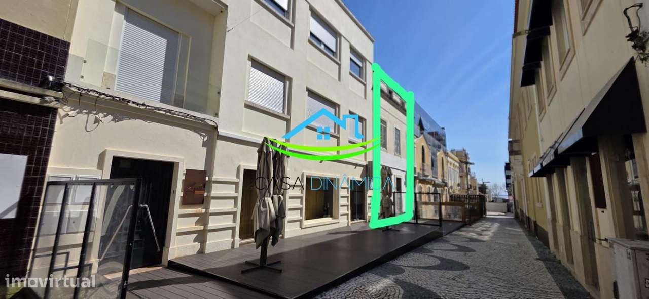 Moradia T4 para Recuperar com Negócio no Rés do Chão a 200 metros d - Grande imagem: 4/60