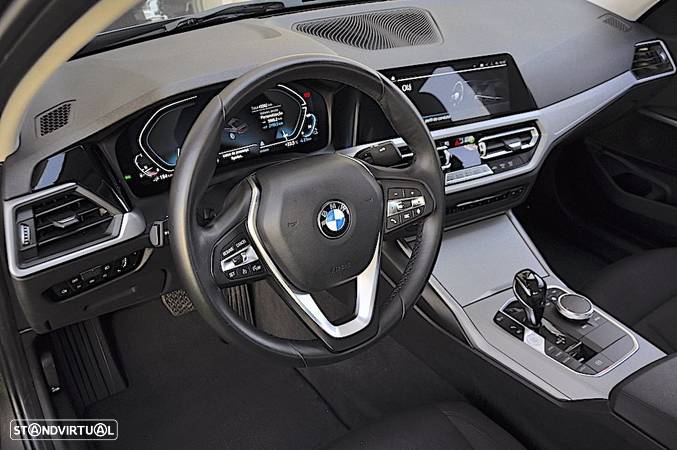 BMW 330 e Corporate Edition Auto - 40