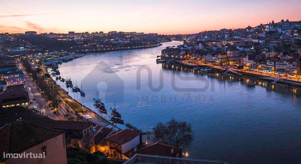 Apartamento T4 de luxo na Baixa do Porto junto ao emblemático Mercado-15