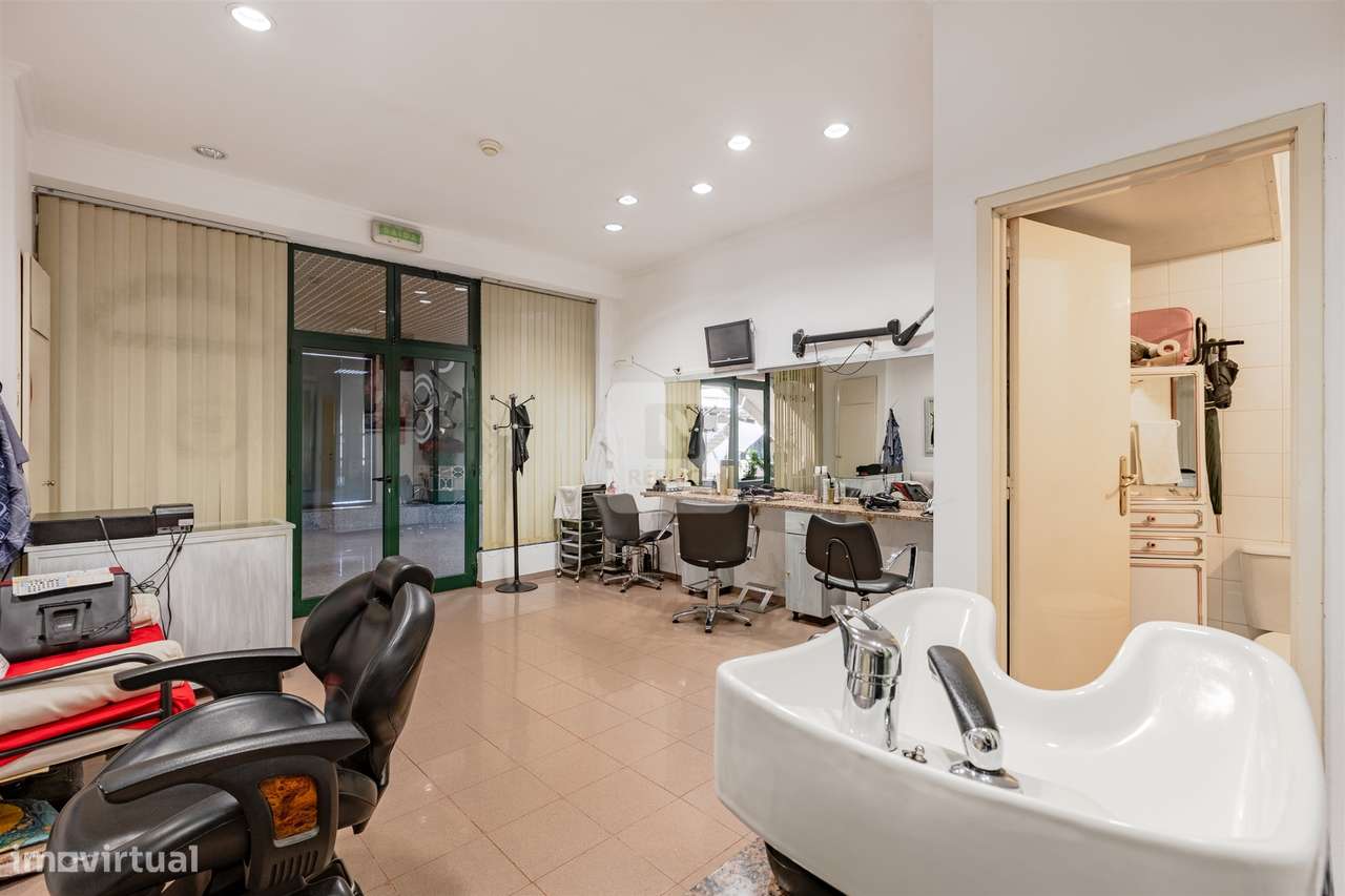 Loja Comercial em Matosinhos – Próxima à Câmara Municipal-3