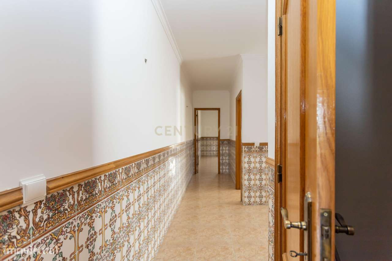 Moradia de 6 assoalhadas em lote de 500 m2-9