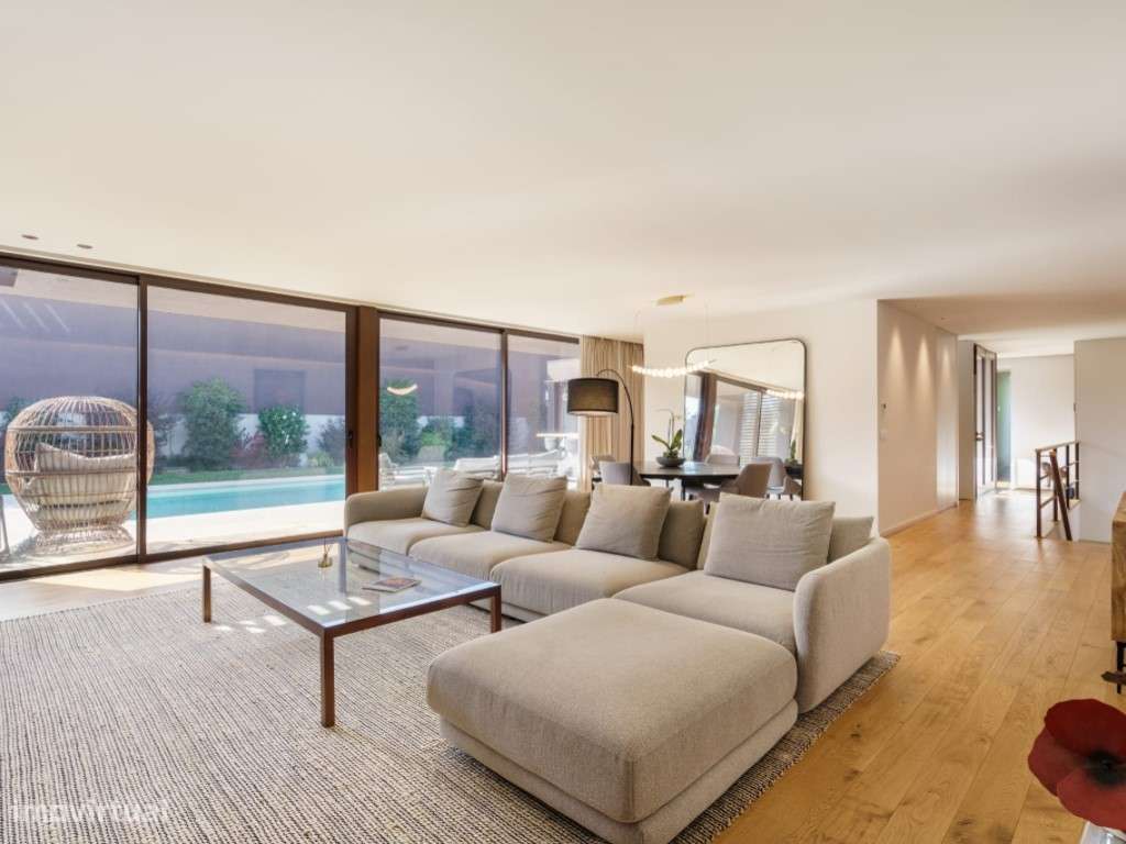 Moradia Exclusiva V4 com Piscina aquecida-11