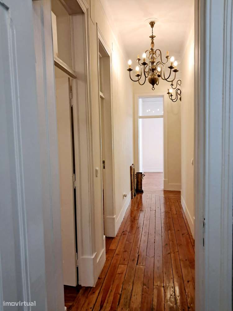 Elegante T3+ 1 com JARDIM privativo Próximo Metro Alameda-11