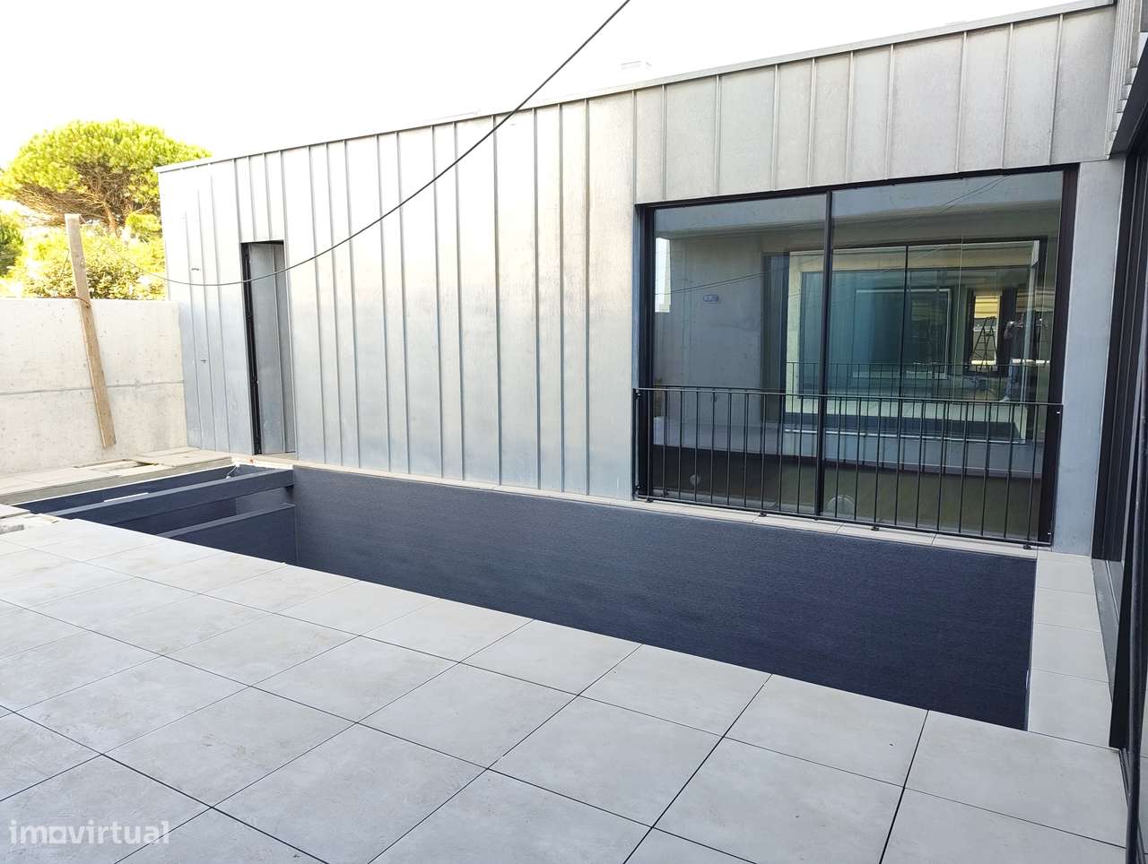 Moradia T5 com piscina e jardim em Canidelo-54