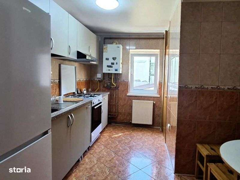 Inchiriez Ap 3 camere, Decomandat, Ultracentral, Campina, Prahova - Imagine principală: 5/8