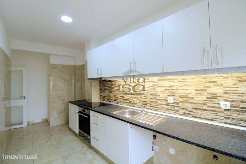 T2 Renovado, para Arrendamento a 200 metros da Avenida da República - Grande imagem: 1/15