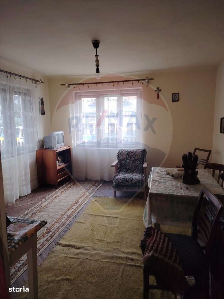 Casă / Vilă cu 6 camere de vânzare în zona Central-5