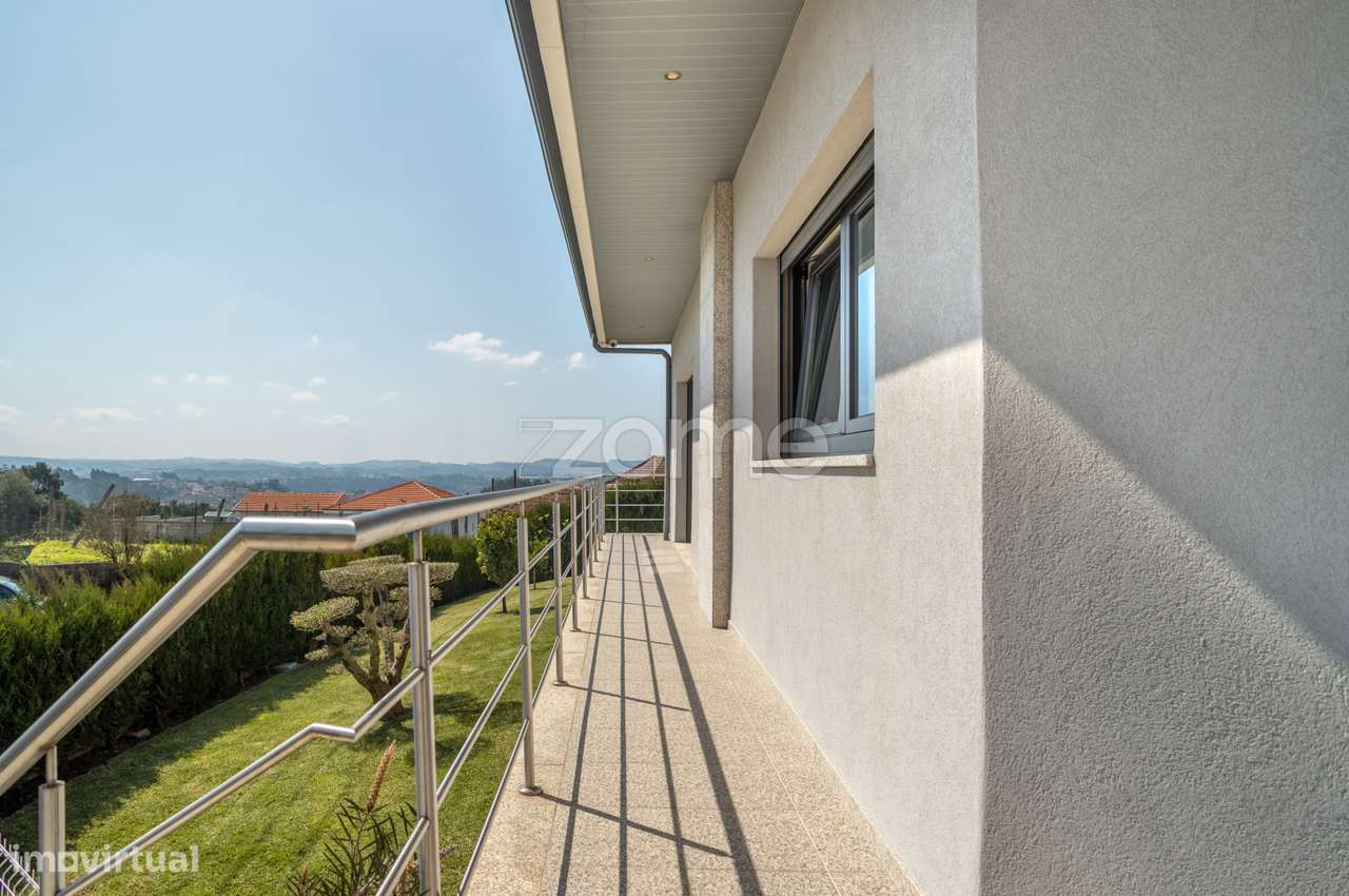 Moradia T4+2 com Piscina e Jardim no Coração de Gondomar - Grande imagem: 5/60