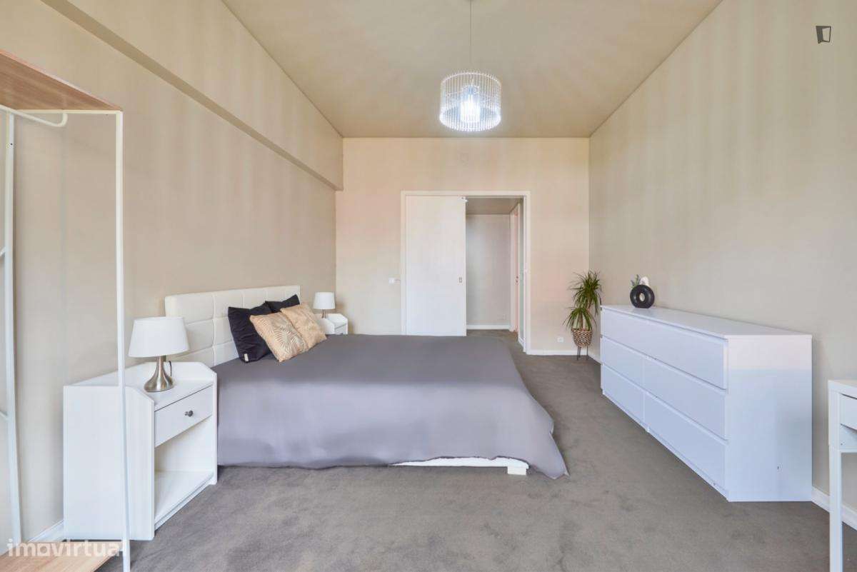 Quarto - localizado em Lisbon - Grande imagem: 3/41