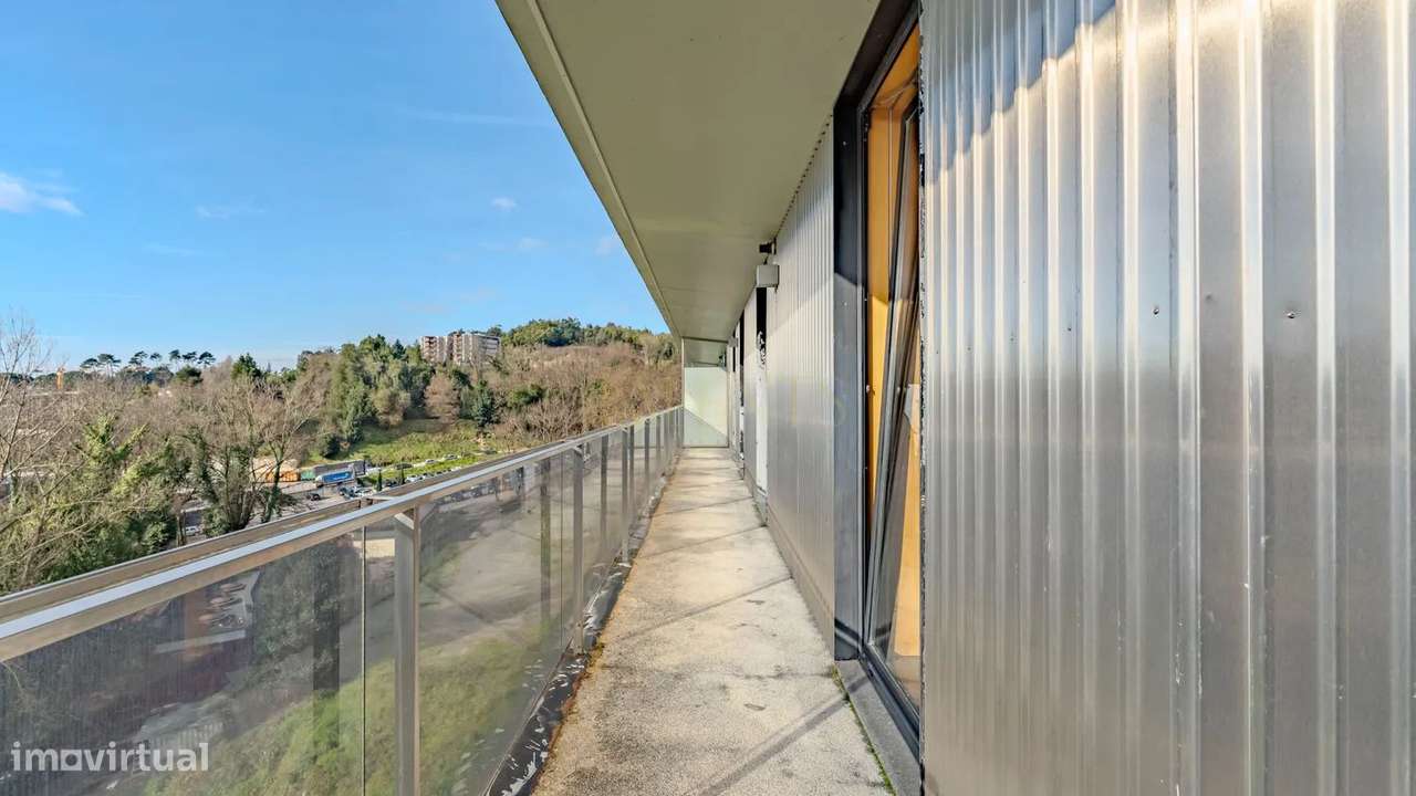 Apartamento T2 Azurém Guimaraes com Varanda Panorâmica-10