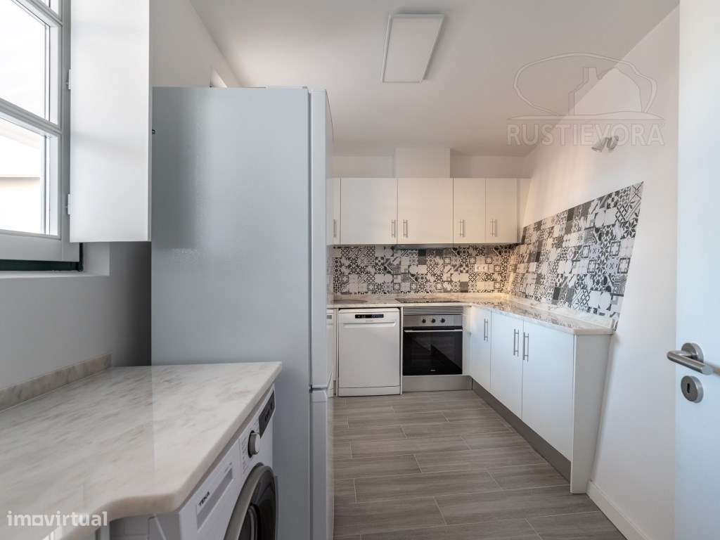 Novo Apartamento T1 ou T2, com sala bastante ampla e terraço - Grande imagem: 3/17