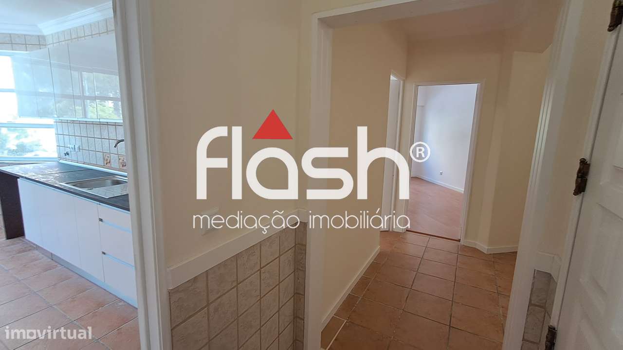 T3 com elevador e arrecadação em Mem Martins-19