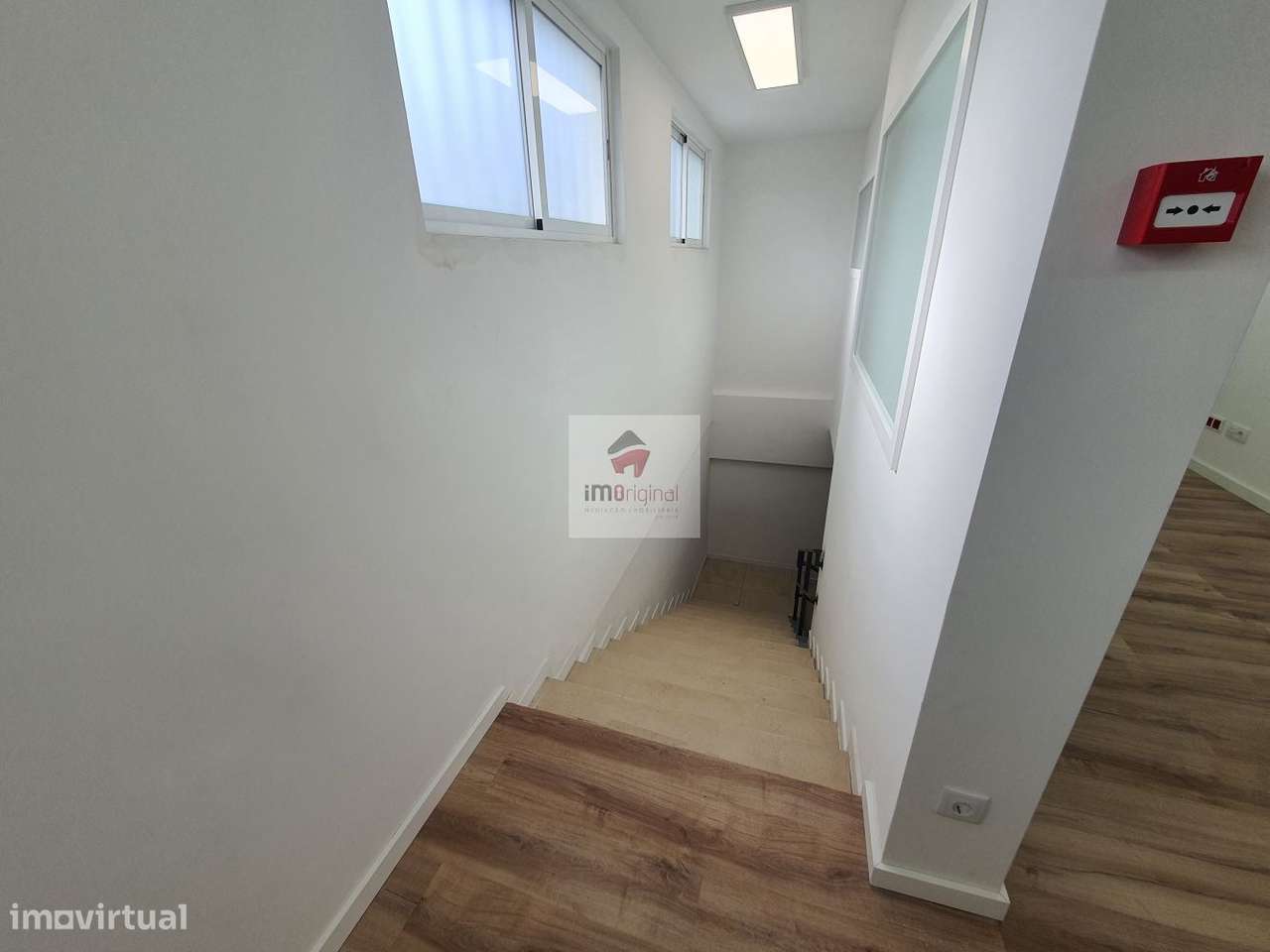 Loja / escritório junto Metro / Câmara de Gaia-11