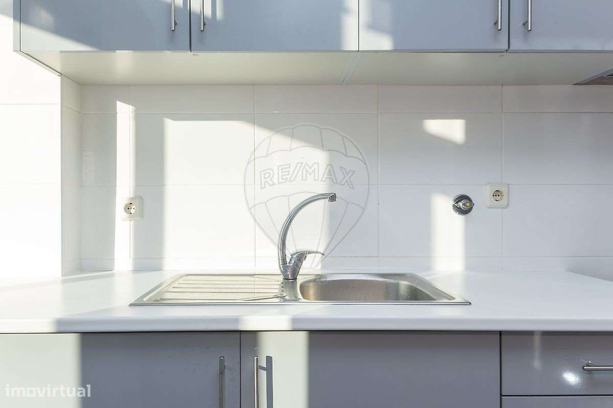 Apartamento T2 remodelado- Penha de França-6