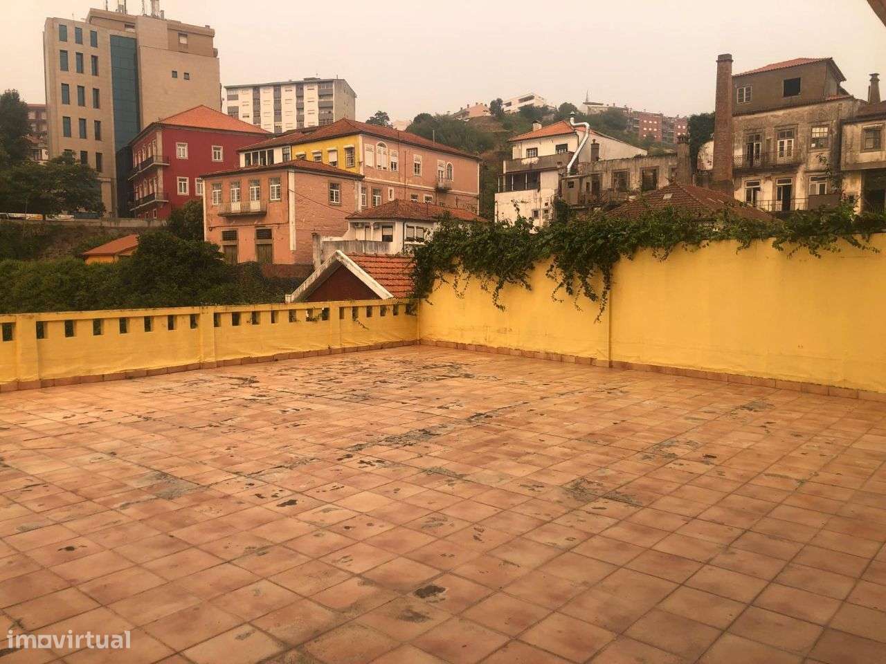Excelente T3 centro da Régua com 2  terraços e box-20