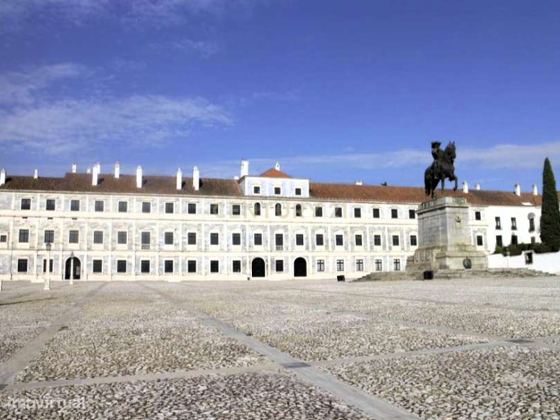Oportunidade Única de Investimento no Coração de Vila Viçosa-29