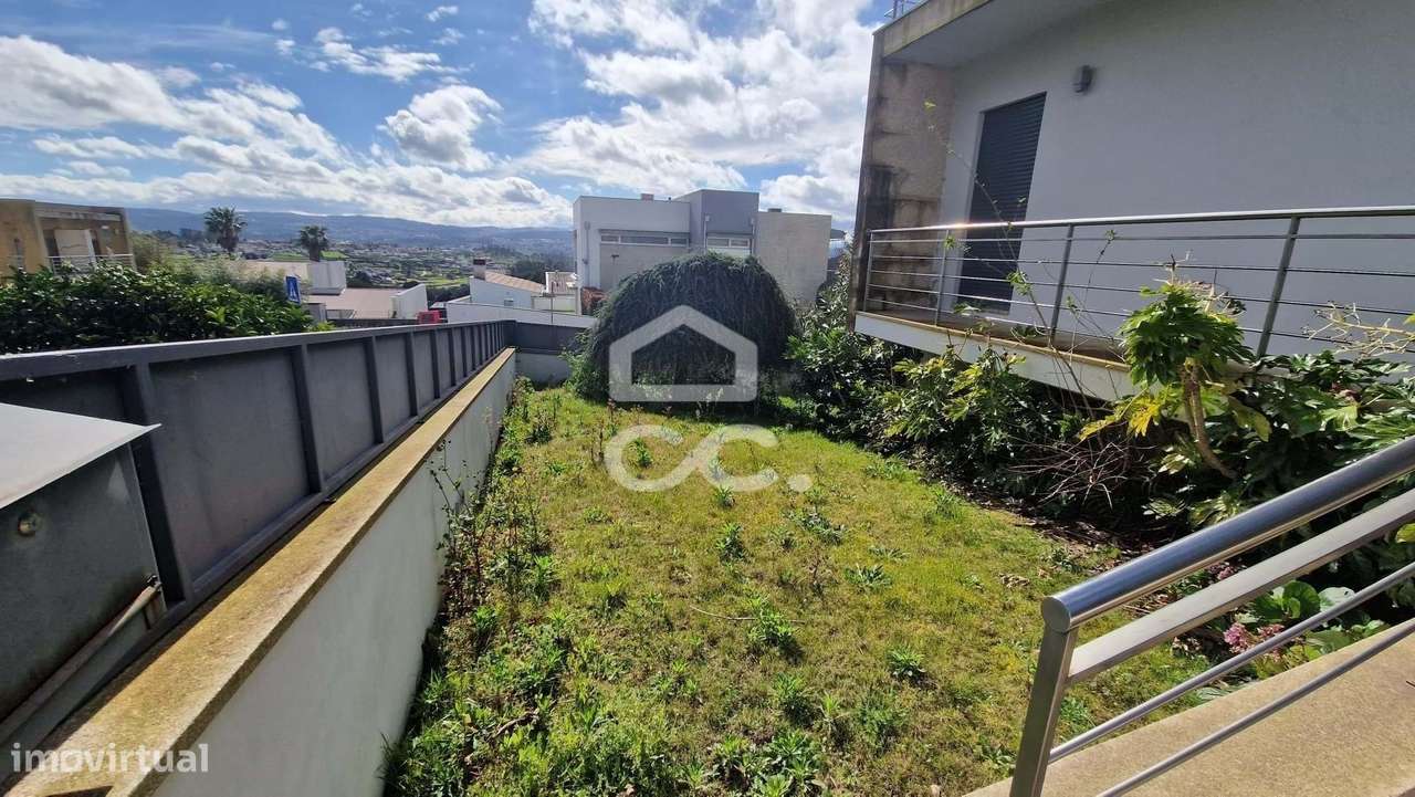 Moradia T3, Louredo, Paredes-3