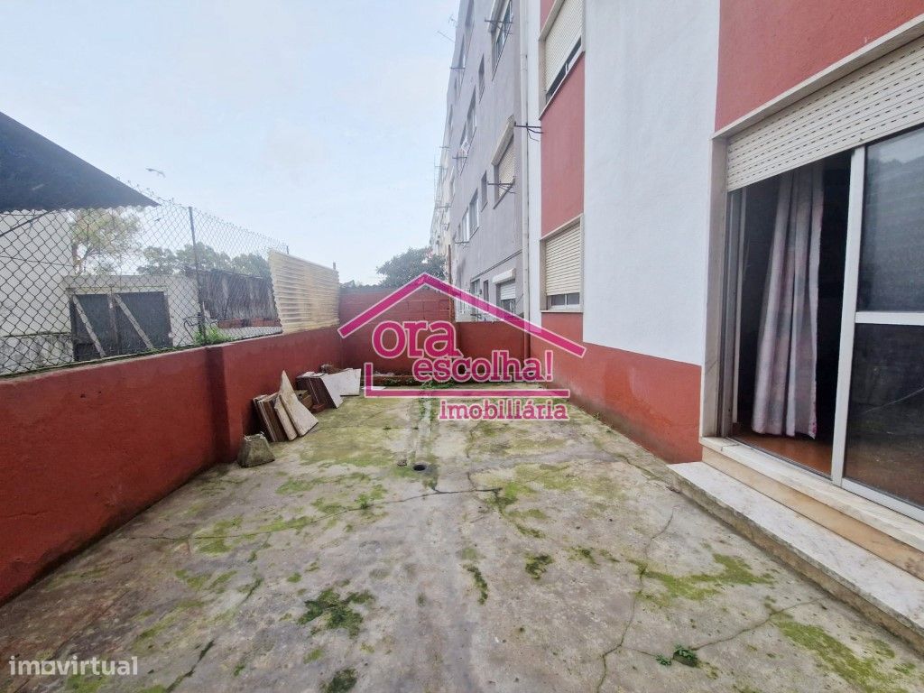 Apartamento T3 com Quintal e área bruta de 131 m2 em Paio Pires! - Grande imagem: 1/12
