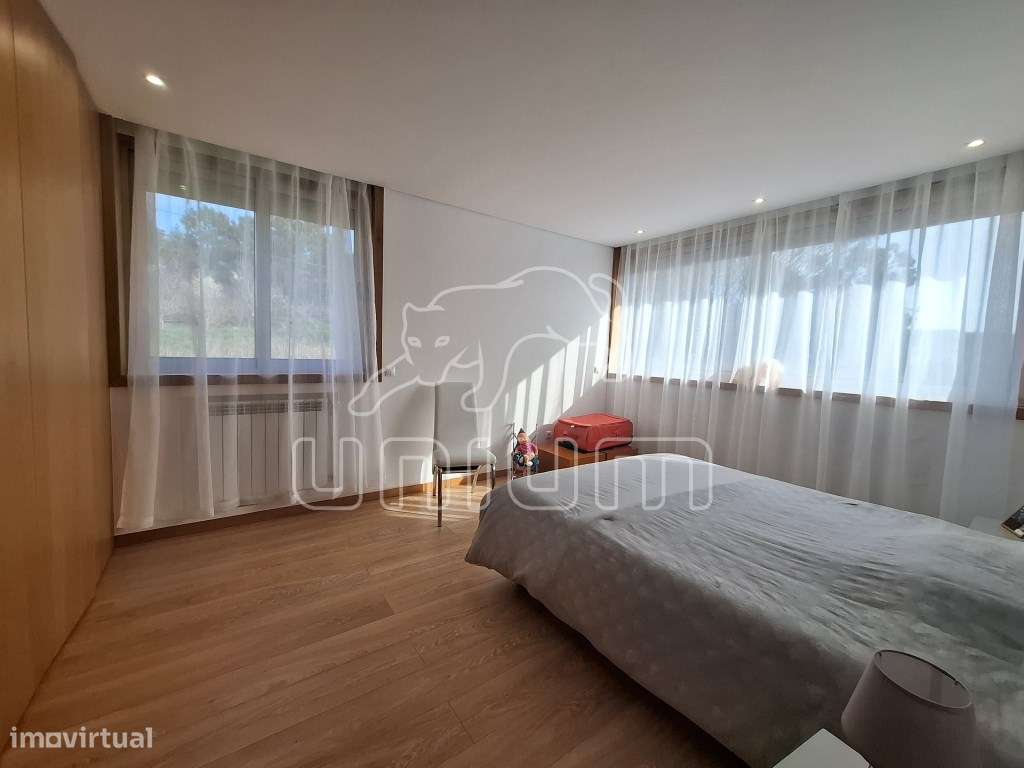 Fabulosa Moradia Geminada T3 com Jardim-24