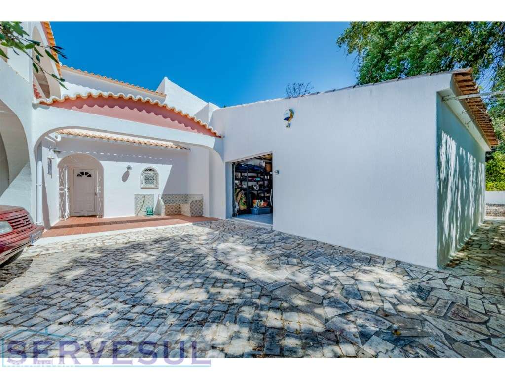 Moradia Deslumbrante de 2 andares com 274 m², composta por 4 quarto...-42