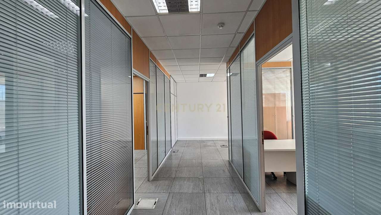Escritório amplo e totalmente equipado no ElosPark II, em S. Marcos-39