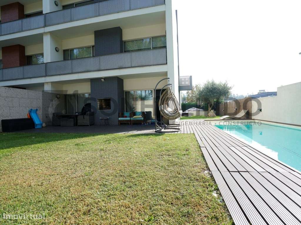 Moradia T4 com piscina de 3 frentes com excelentes áreas, tanto a n...-25