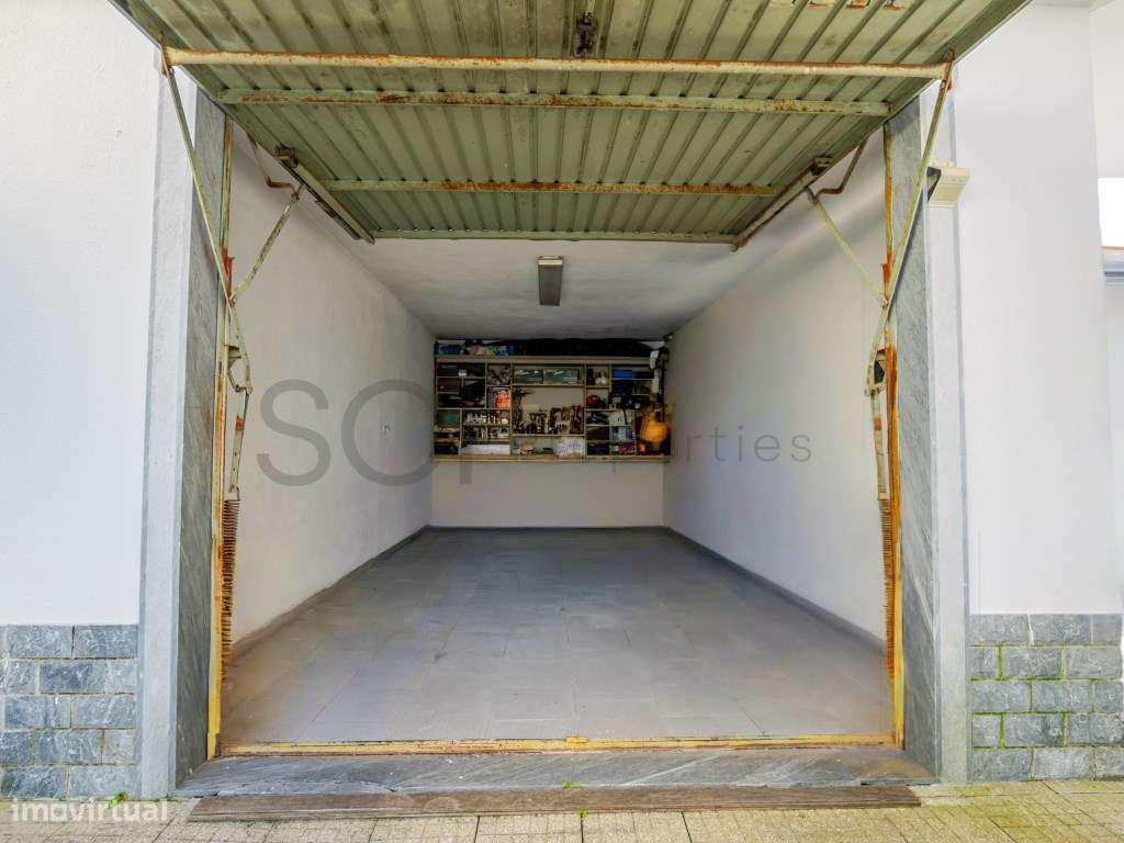 Moradia T5 Independente com Garagem em Fernão Ferro-41