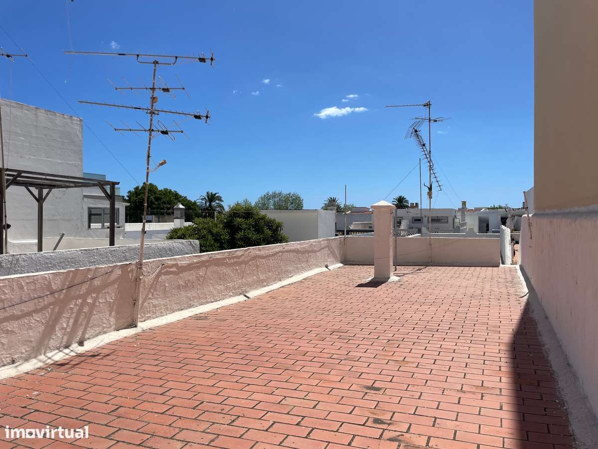 Moradia T4 com quintal-4