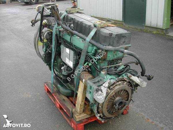 Dezmembrez motor Volvo FH12 - 1