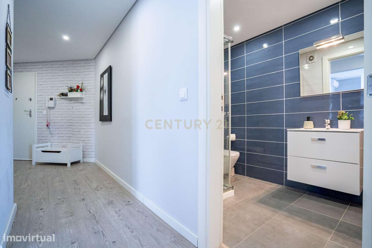 Apartamento T2 - Excelentes Áreas - Como Novo-17