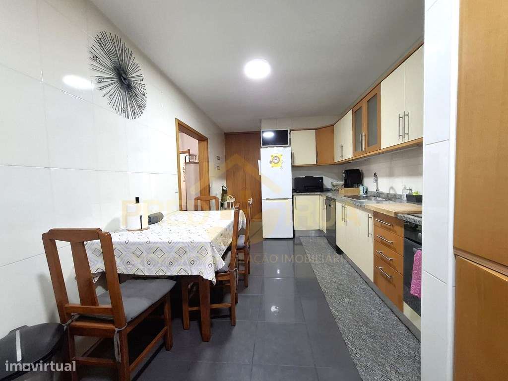 Excelente T2- Como Novo em Condominio fechado-8
