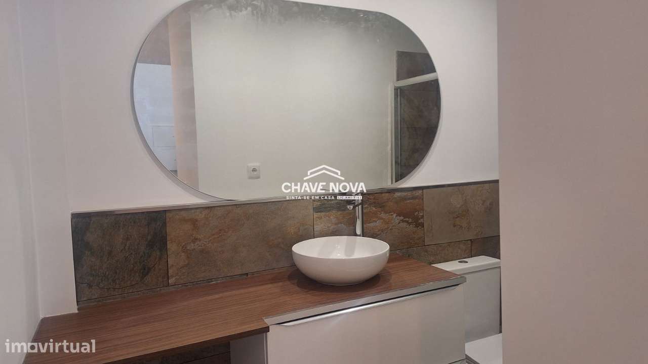 Moradia T1 Totalmente Remodelada | Porto, Próxima da Praça República-8