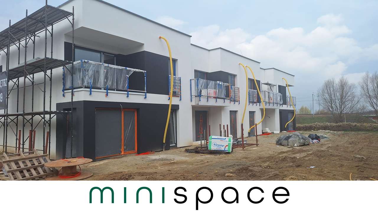 Mieszkanie 3 pokojowe z balkonem # miejsce postojowe w cenie-0