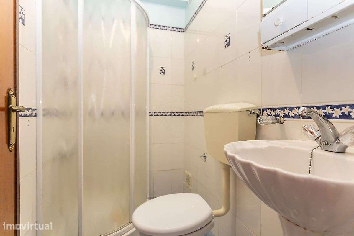 Apartamento T3 à venda em Alto da Brandoa-22