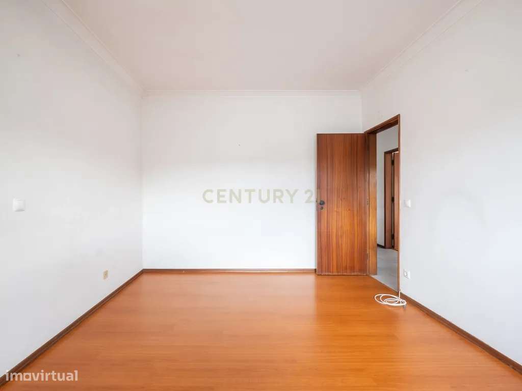 T3 com Sótão e Garagem no Bairro de Santa Apolónia em Coimbra-13