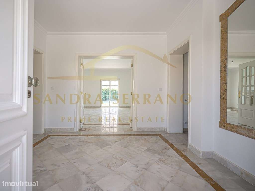 Moradia de traça tradicional com 7 assoalhadas-6