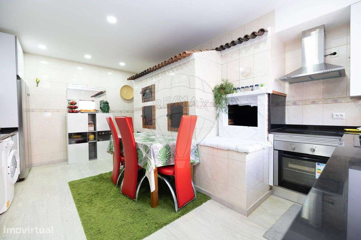 Moradia T4 para venda-3